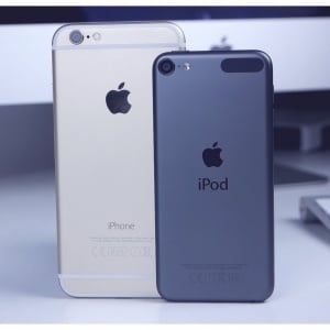 V čom sa líši iPod Touch 6. generácie (približne 170€) a iPhone 6 (približne 480€)?