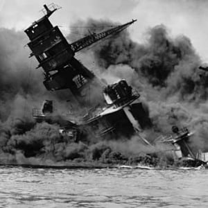 Japonsko a USA vstúpilo do vojny útokom na americkú základňu v Pearl Harbor