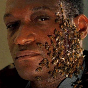 Kolikrát museli hrdinové snímku Candyman (1992) říci před zrcadlem jeho jméno, aby se objevil?