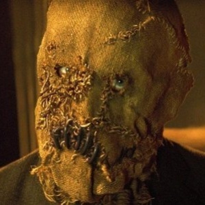 Záporáka Scarecrowa nám predstavil Nolan vo svojej trilógii o Batmanovi. Kto si ho zahral?