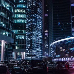 Najväčším mestom je Moskva, druhým najväčším Petrohrad. A tretím je?