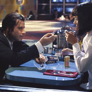 Keď sa vo filme Pulp Fiction vyberú Mia a Vincent do reštaurácie Jack Rabbit Slims, ktorá ikona 50. rokov ich obsluhuje?